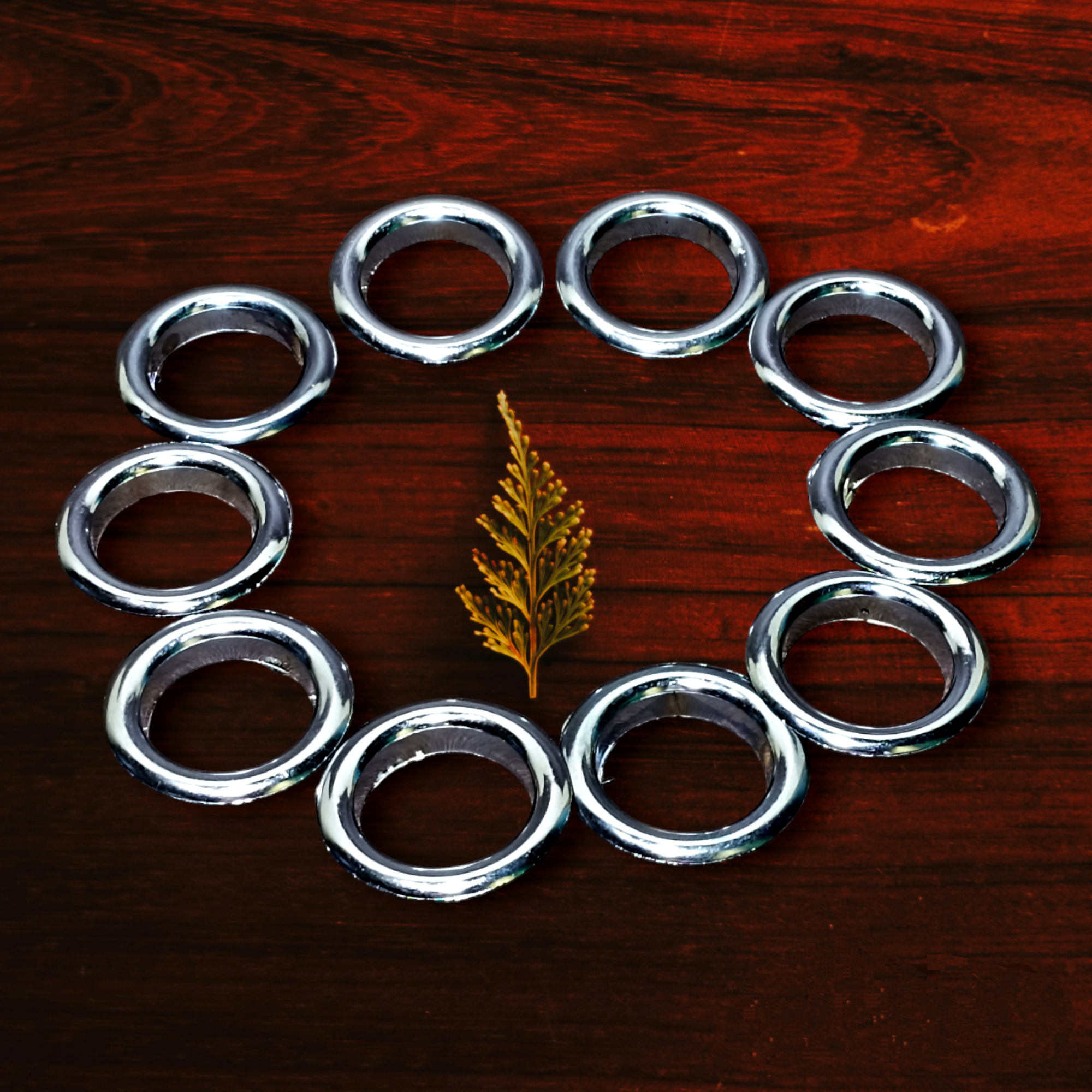 Beautiful Heavy-duty Sliver Coated Plastic Curtain Rings with Lock.